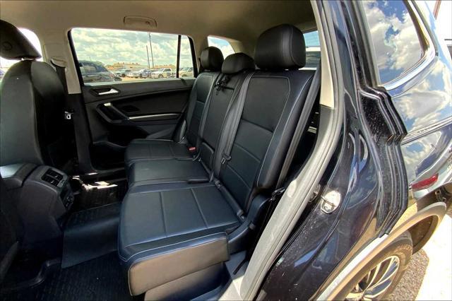 Photo of 2020 Deep Black Pearl Volkswagen Tiguan