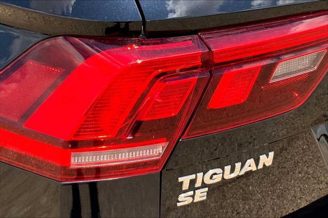 Photo of 2020 Deep Black Pearl Volkswagen Tiguan