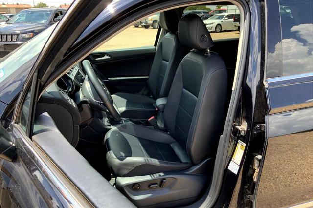 Photo of 2020 Deep Black Pearl Volkswagen Tiguan