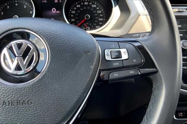 Photo of 2020 Deep Black Pearl Volkswagen Tiguan