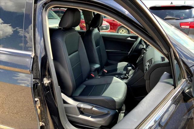 Photo of 2020 Deep Black Pearl Volkswagen Tiguan