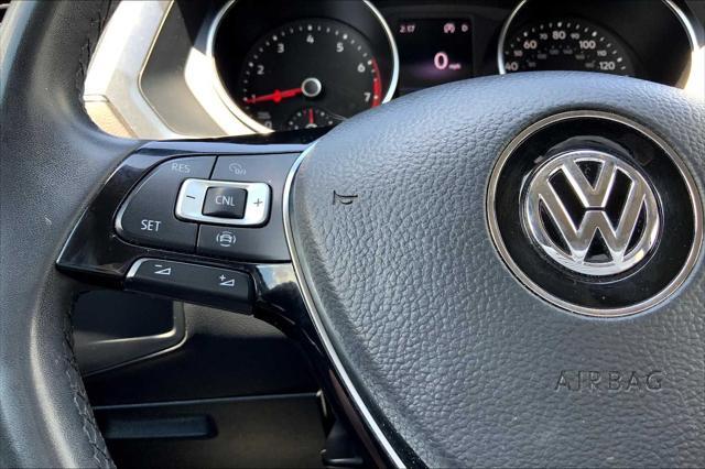 Photo of 2020 Deep Black Pearl Volkswagen Tiguan
