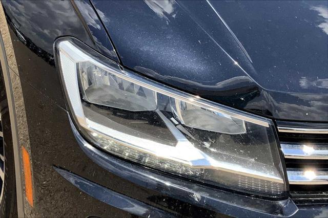 Photo of 2020 Deep Black Pearl Volkswagen Tiguan