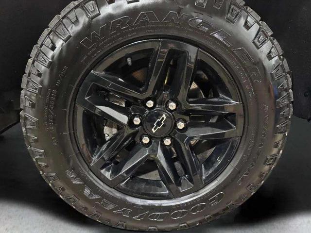 Photo of 2022 Black Chevrolet Silverado 1500