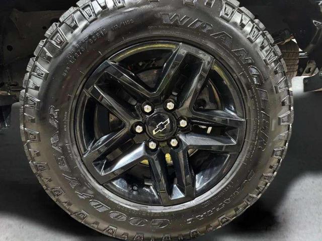 Photo of 2022 Black Chevrolet Silverado 1500