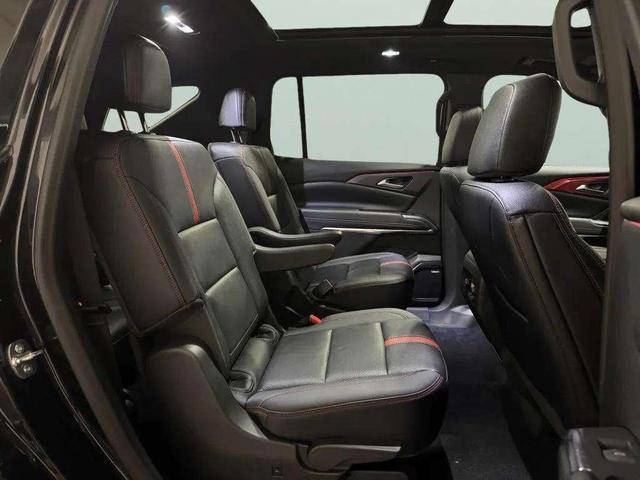 Photo of 2024 Mosaic Black Metallic Chevrolet Traverse