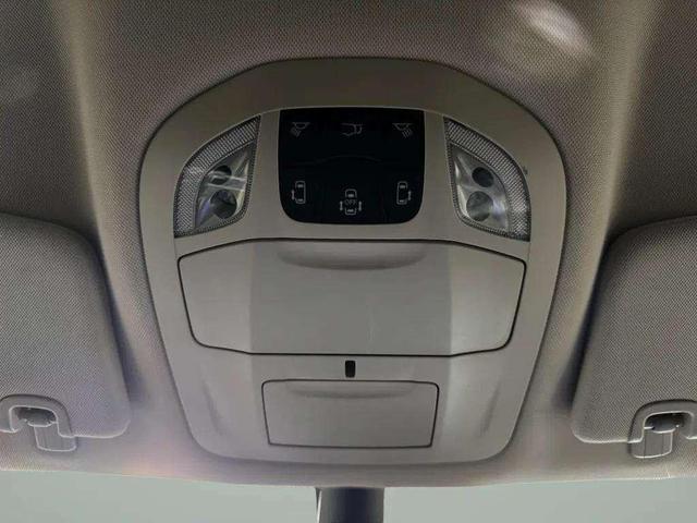 Photo of 2023 Granite Crystal Clearcoat Metallic Chrysler Pacifica