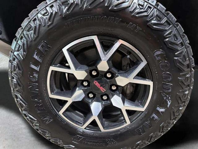 Photo of 2024 Onyx Black GMC Canyon