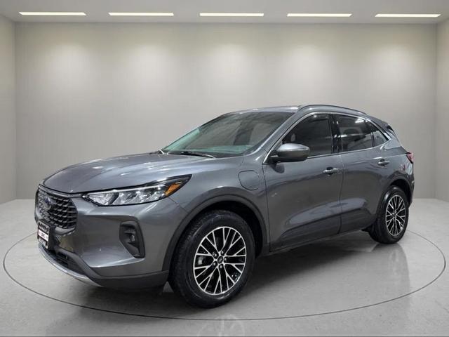 Photo of 2023 Carbonized Gray Metallic Ford Escape