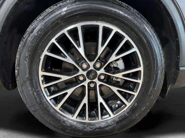 Photo of 2023 Carbonized Gray Metallic Ford Escape