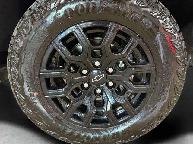 Photo of 2024 Sterling Gray Metallic Chevrolet Colorado