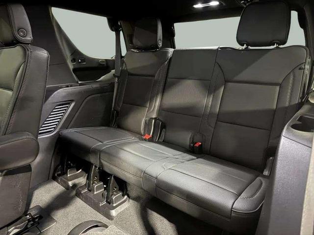 Photo of 2023 Summit White GMC Yukon