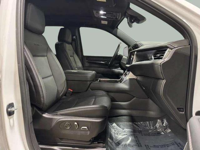 Photo of 2023 Summit White GMC Yukon