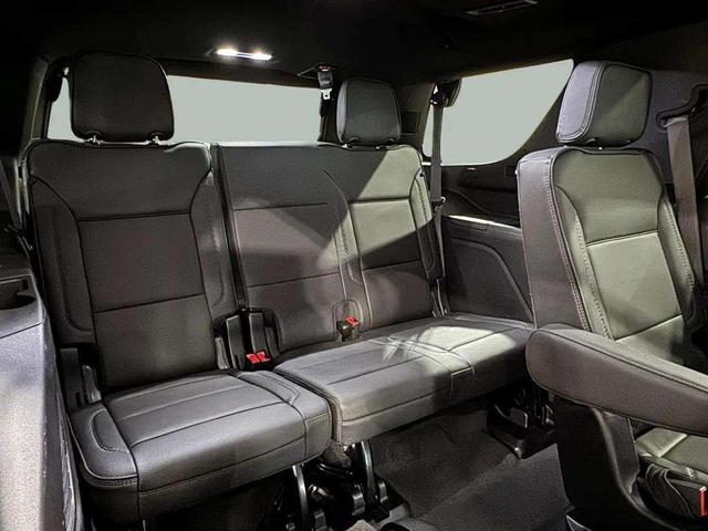 Photo of 2023 Summit White GMC Yukon