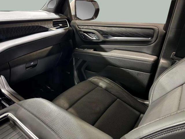 Photo of 2023 Summit White GMC Yukon