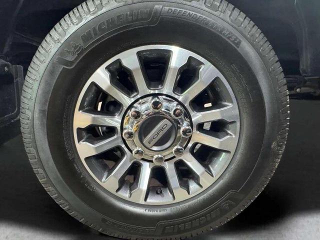 Photo of 2021 Oxford White Ford F-250