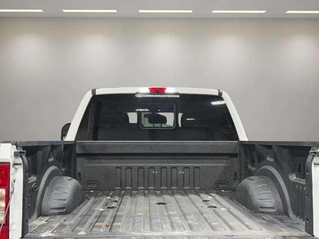 Photo of 2022 Oxford White Ford F-250