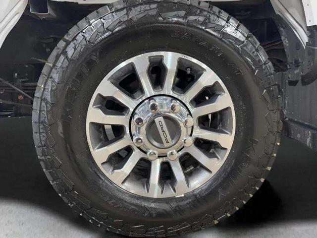 Photo of 2022 Oxford White Ford F-250