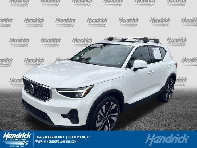 2025 Volvo XC40
