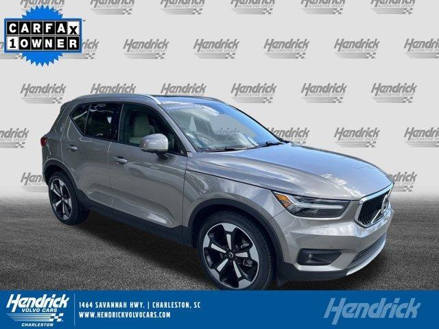 2022 Volvo XC40