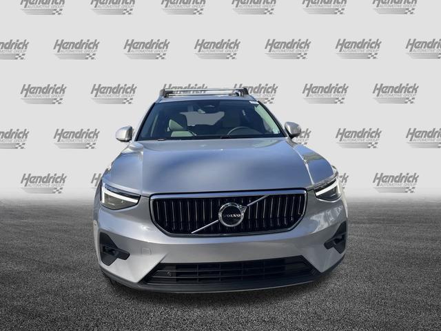 Photo of 2025 Silver Dawn Metallic Volvo XC40