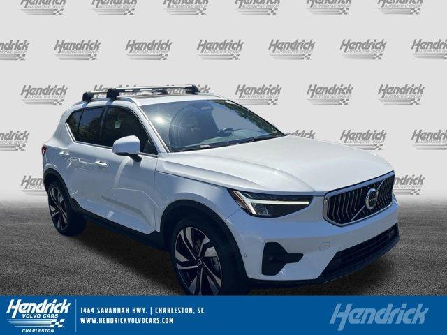 2025 Volvo XC40