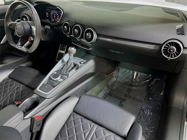 Photo of 2018 Daytona Gray Pearl Effect Audi TT RS