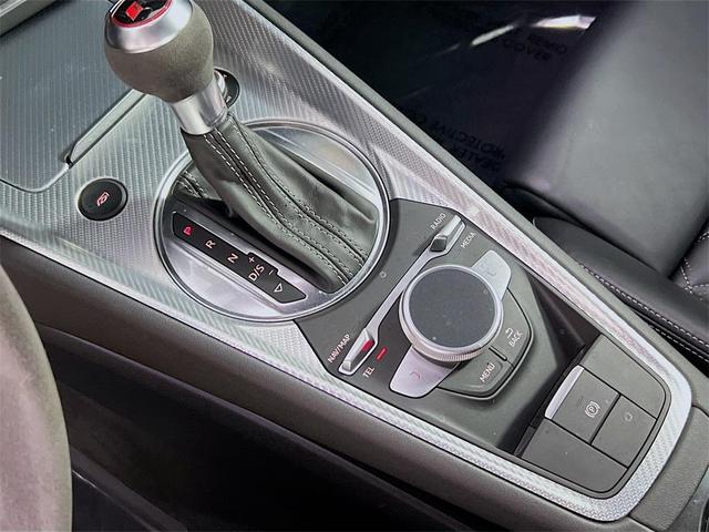 Photo of 2018 Daytona Gray Pearl Effect Audi TT RS