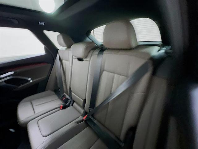 Photo of 2025 Glacier White Metallic Audi Q5