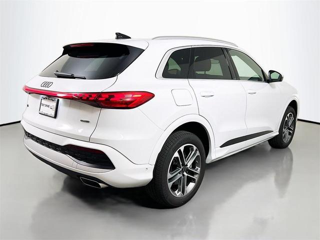 Photo of 2025 Glacier White Metallic Audi Q5