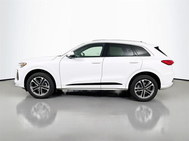 Photo of 2025 Glacier White Metallic Audi Q5