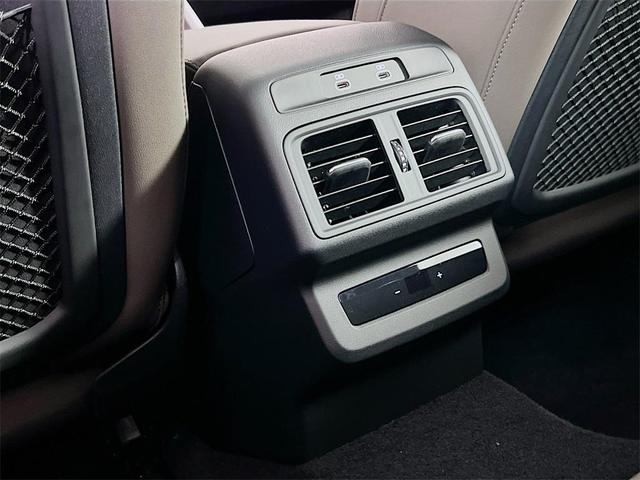 Photo of 2025 Glacier White Metallic Audi Q5