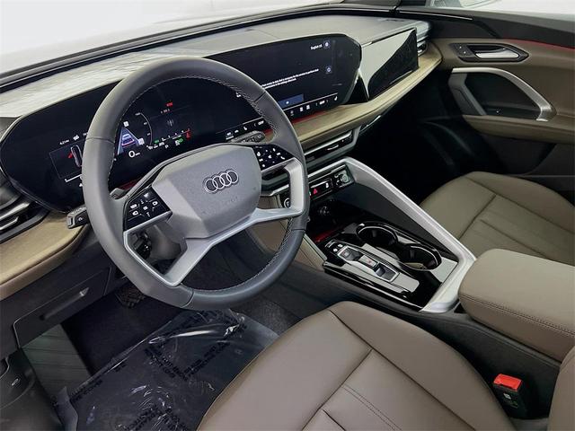 Photo of 2025 Glacier White Metallic Audi Q5