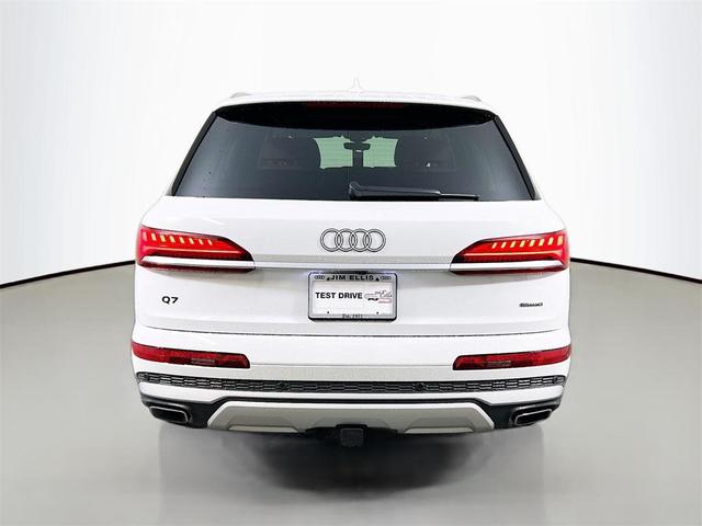 Photo of 2025 Glacier White Metallic Audi Q7