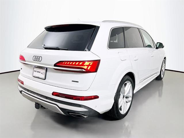 Photo of 2025 Glacier White Metallic Audi Q7