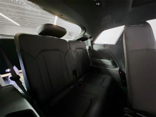 Photo of 2025 Waitomo Blue Metallic Audi Q7