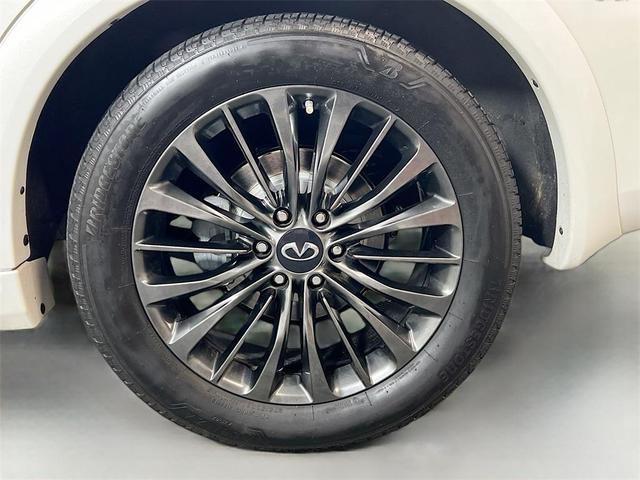 Photo of 2021 Moonstone White INFINITI QX80