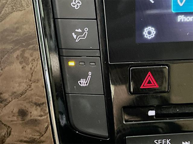 Photo of 2021 Moonstone White INFINITI QX80