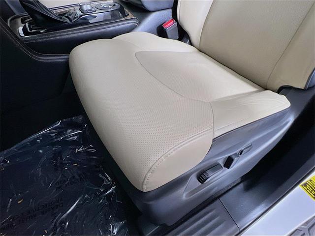 Photo of 2021 Moonstone White INFINITI QX80