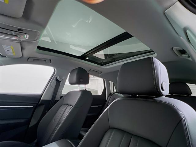 Photo of 2022 Gray Metallic Audi e-tron