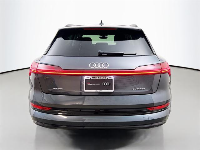 Photo of 2022 Gray Metallic Audi e-tron