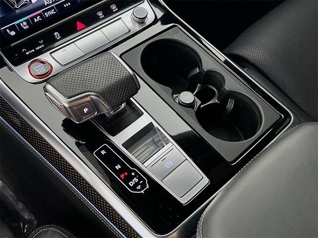 Photo of 2021 Orca Black Metallic Audi SQ8