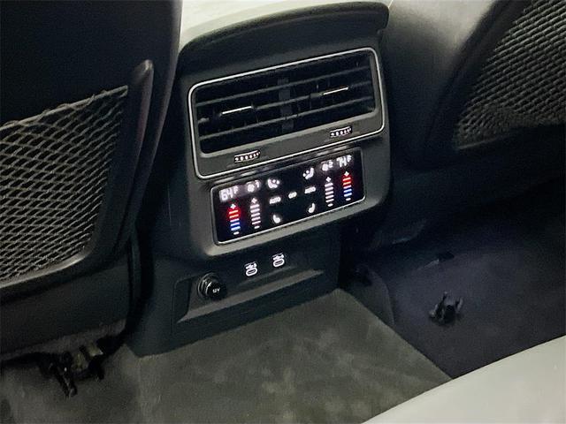 Photo of 2021 Orca Black Metallic Audi SQ8