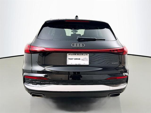 Photo of 2025 Mythos Black Metallic Audi Q5