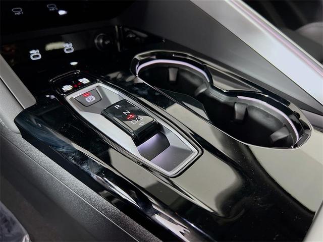 Photo of 2025 Mythos Black Metallic Audi Q5