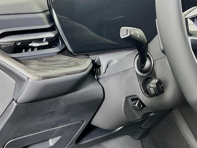 Photo of 2025 Mythos Black Metallic Audi Q5