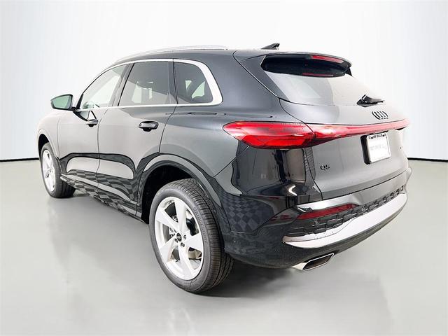 Photo of 2025 Mythos Black Metallic Audi Q5