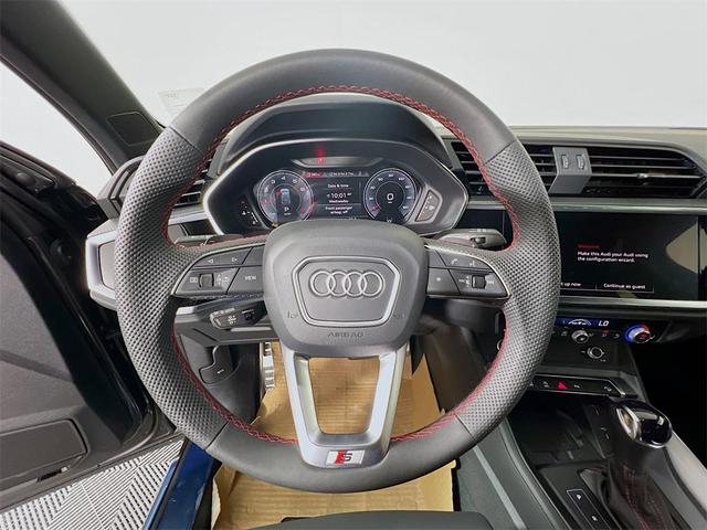 Photo of 2025 Daytona Gray Pearl Effect Audi Q3