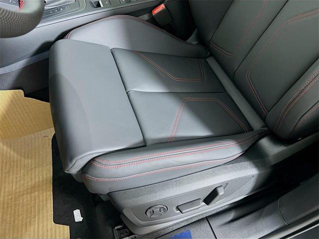 Photo of 2025 Daytona Gray Pearl Effect Audi Q3
