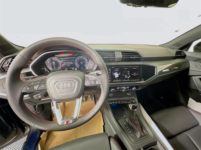 Photo of 2025 Daytona Gray Pearl Effect Audi Q3